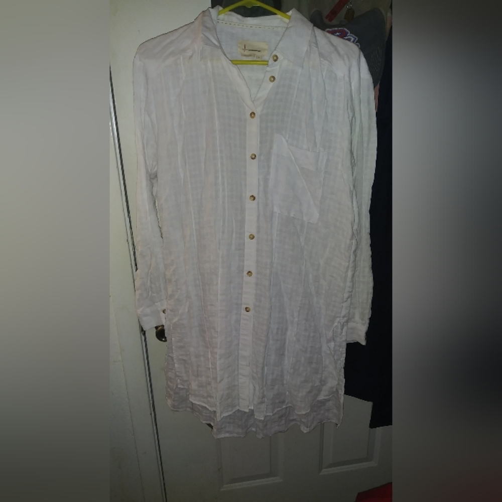 White linen like dress shirt